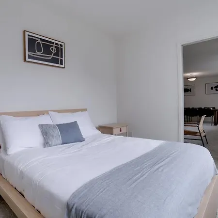 Modern & Spacious 2Br + Den Condo @Crystal City Arlington Extérieur photo
