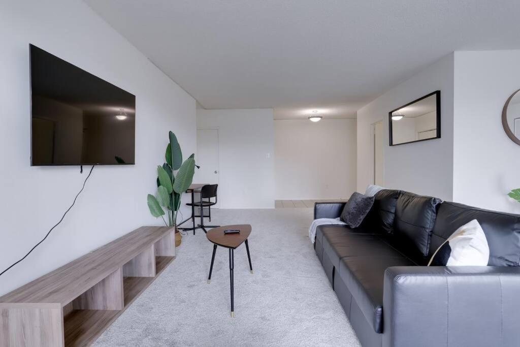 Appartement Modern & Spacious 2br + Den @crystal *