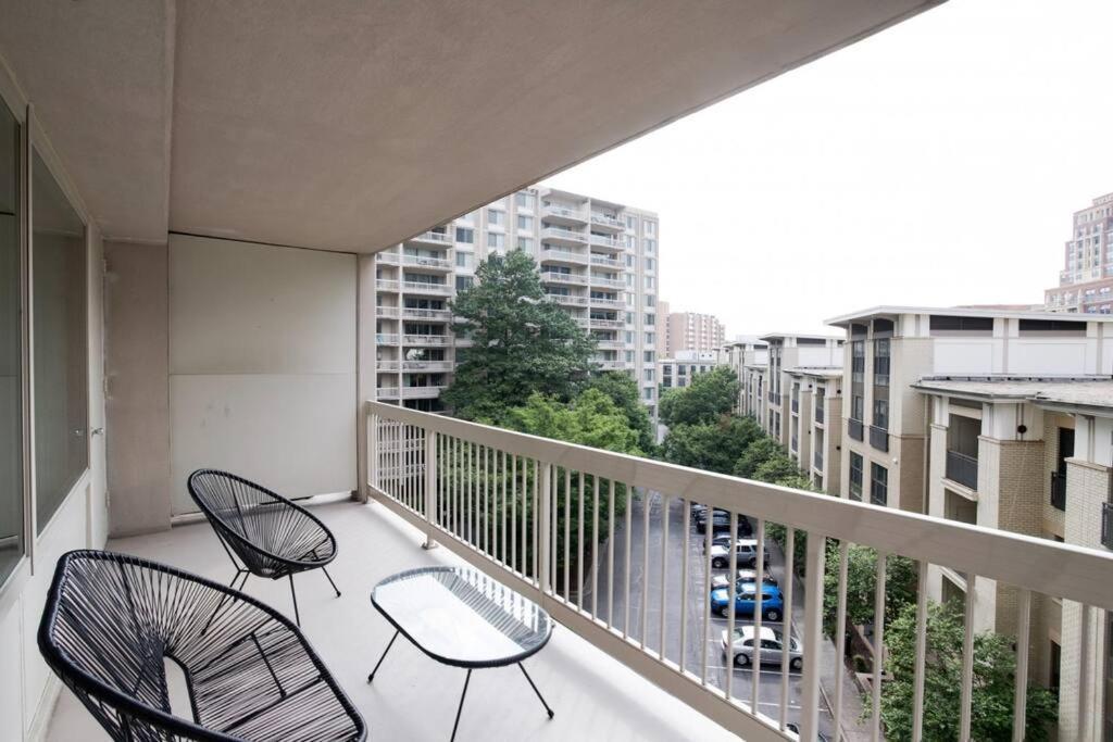 Appartement Modern & Spacious 2br + Den @crystal *