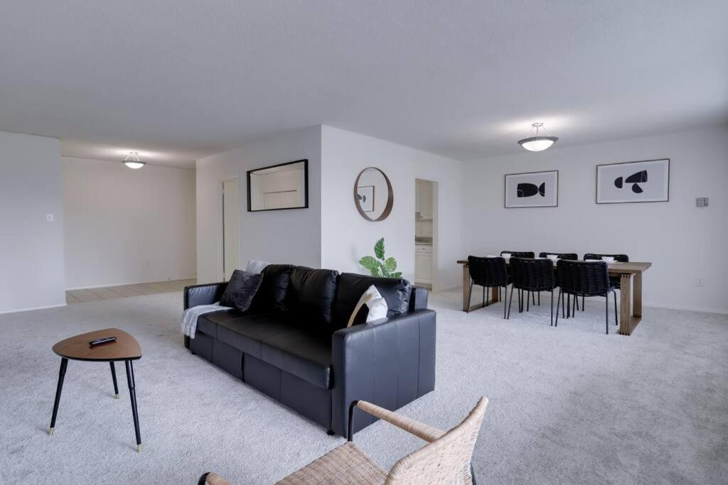 Modern & Spacious 2br + Den @crystal * Arlington